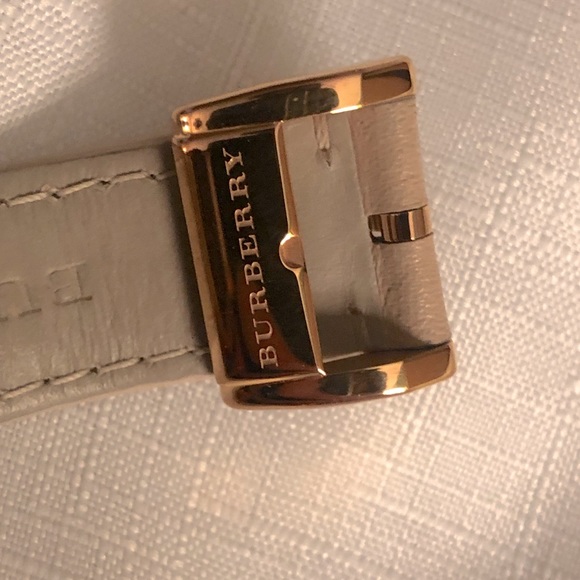 Authentic Burberry Unisex Quartz Watch BU10001 - Picture 5 of 5